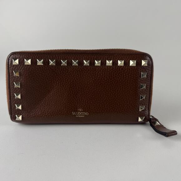 Valentino Garavani Wallet Womens Brown Leather Studded Zip Around Wristlet Italy - Picture 1 of 16